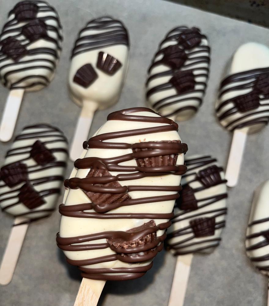 Reese’s Peanut Butter Cake Pops
