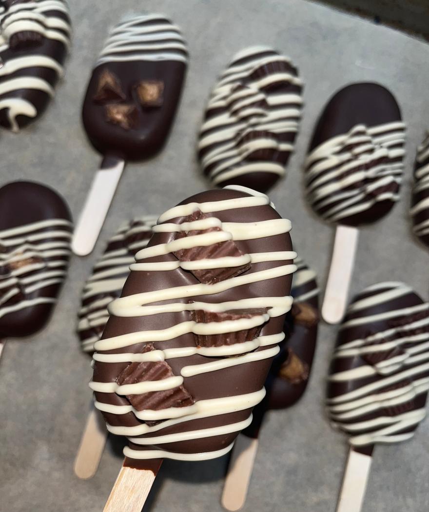 Reese’s Peanut Butter Cake Pop