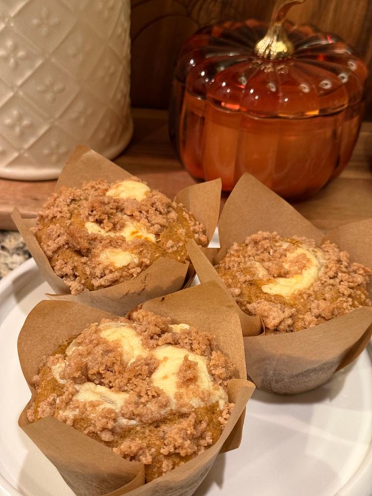 PUMPIKIN CHEESECAKE MUFFINS