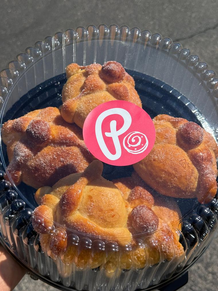 PAN DE MUERTO
