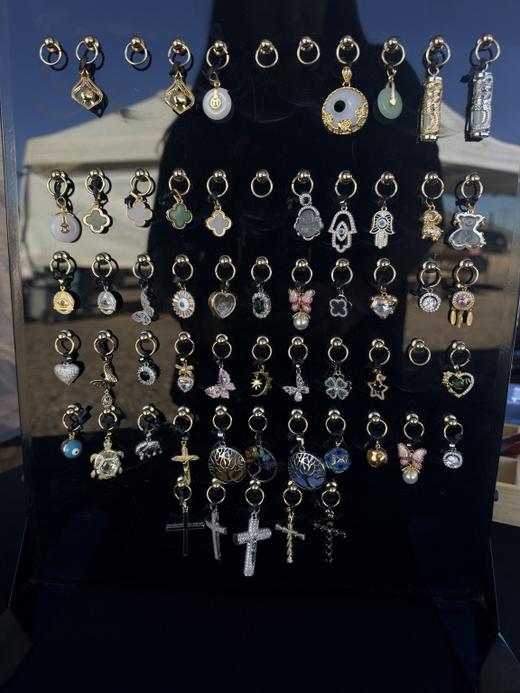 Pendants 