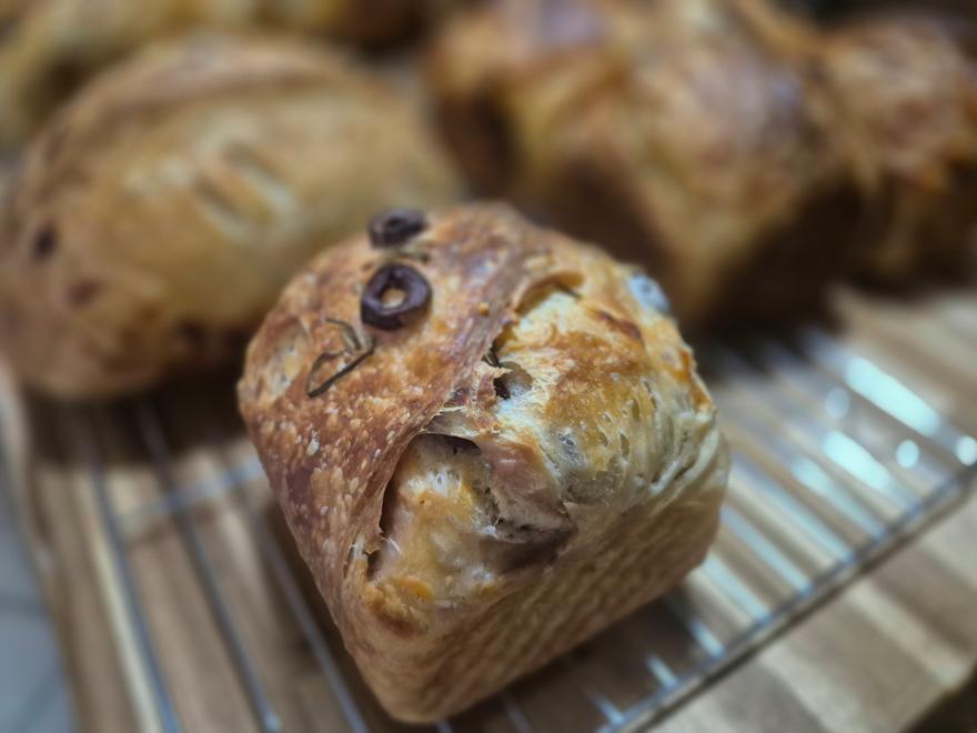 Rosemary & Kalamata Olives Sourdough